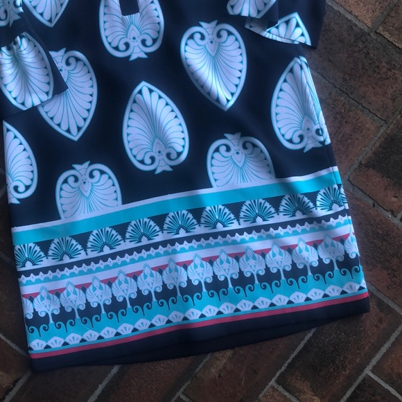 Crown & Ivy Dress - Picture 3 of 4